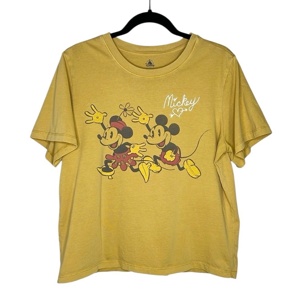 Disney Mickey and Minnie waving Graphic Print Tee size Large